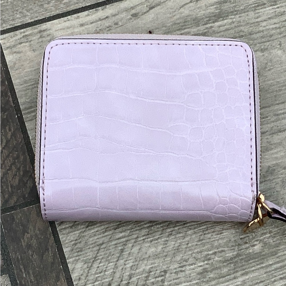 GUC! Nine West Lavender Croc-Embossed Leather Gold Wallet - Picture 2 of 7